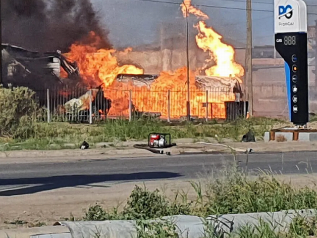海外傳真 | 哈國(guó)油站爆炸2人重傷 & 德國(guó)所有加油站都裝充電樁